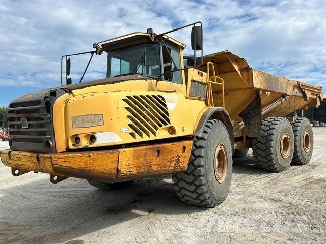 Volvo A40D アーティキュレート式ダンプトラック