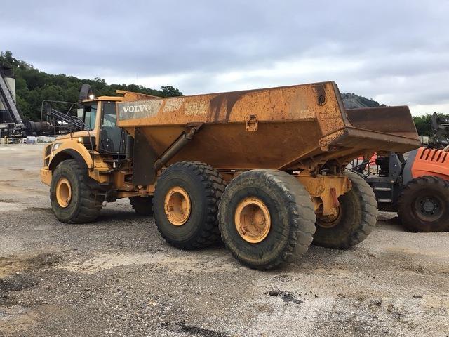 Volvo A40F アーティキュレート式ダンプトラック