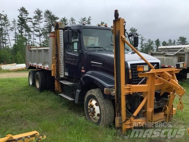 Volvo BM VHD スノーブレードとプラウ