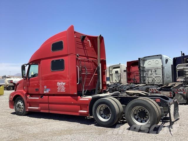 Volvo D13 中古トラクターヘッド | トレーラーヘッド