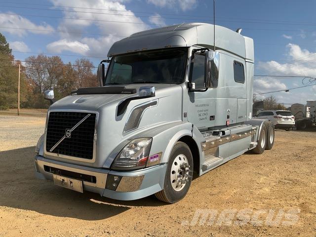 Volvo D13 中古トラクターヘッド | トレーラーヘッド