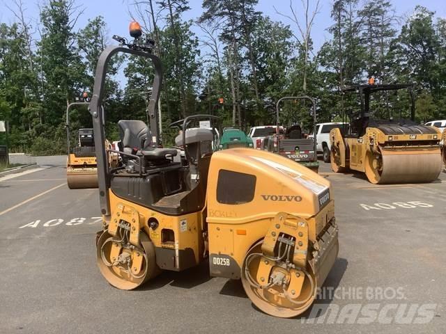 Volvo DD25B タンデムローラ