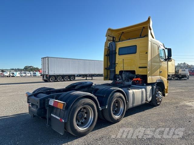 Volvo FH13 中古トラクターヘッド | トレーラーヘッド