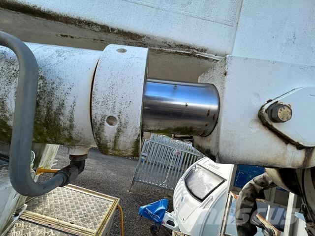 Volvo FL10 トラック高所作業車