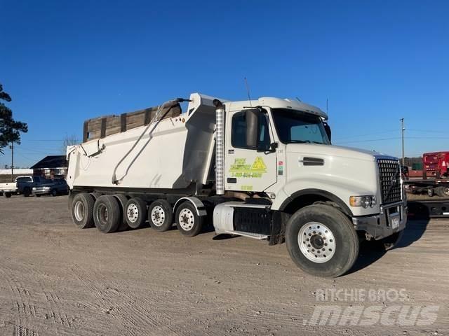 Volvo VHD ダンプ