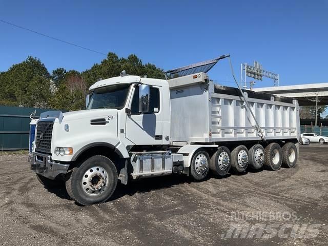 Volvo VHD ダンプ