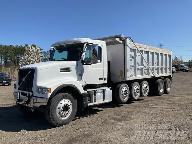 Volvo VHD ダンプ