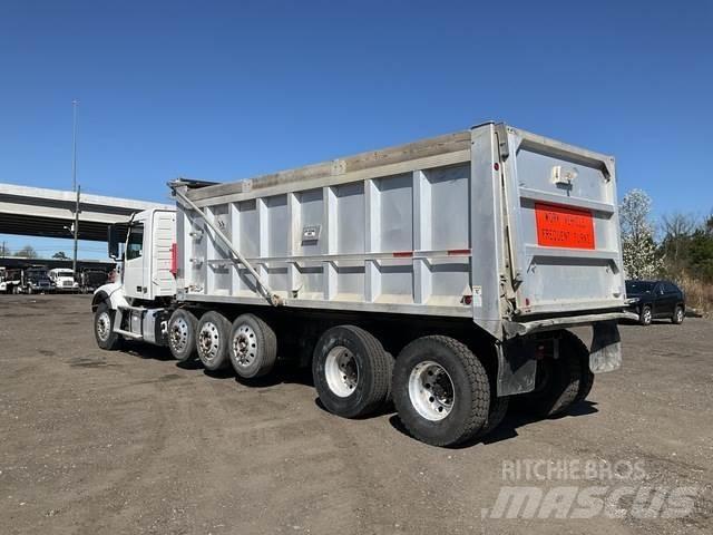 Volvo VHD ダンプ