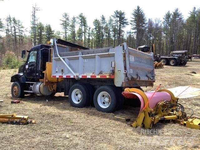 Volvo VHD ダンプ