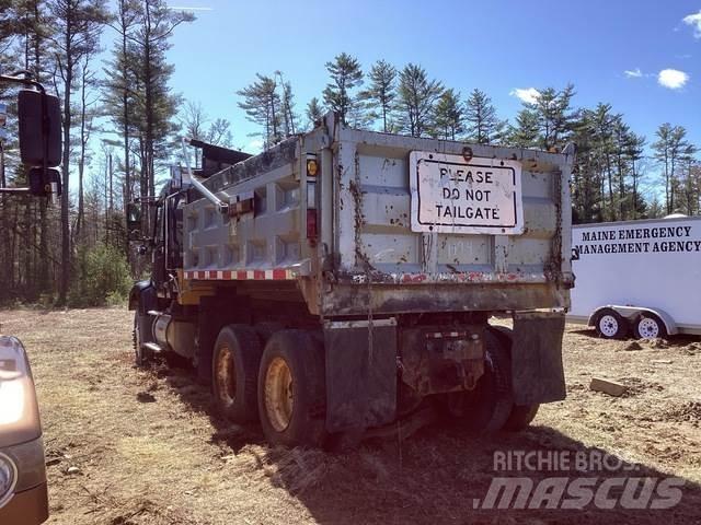 Volvo VHD ダンプ