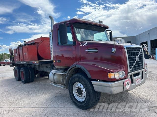 Volvo VHD タンカートラック