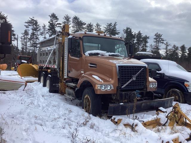 Volvo VHD スノーブレードとプラウ