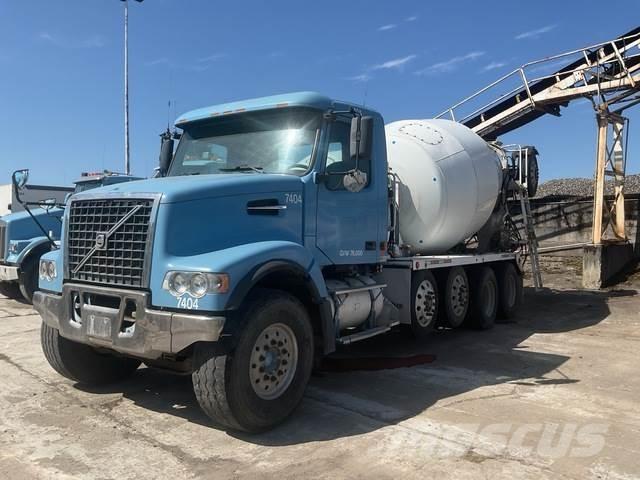 Volvo VHD104F その他トラック