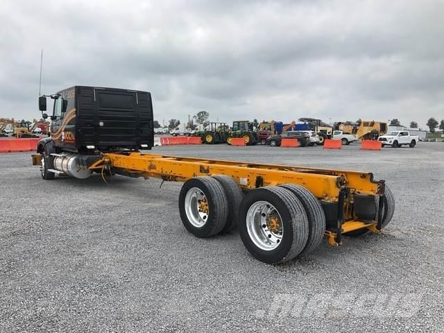 Volvo VHD64F キャビン及び内装
