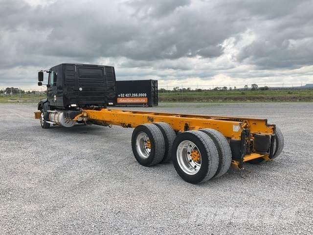 Volvo VHD64F キャビン及び内装