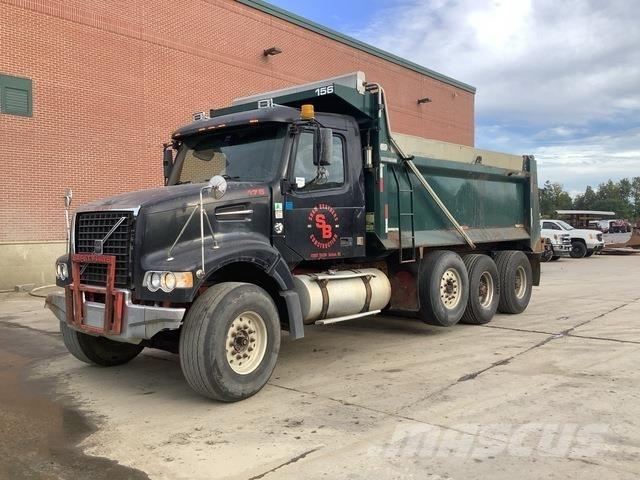 Volvo VHD84F ダンプ