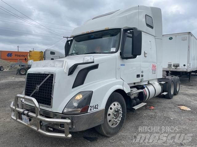 Volvo VLN670 中古トラクターヘッド | トレーラーヘッド