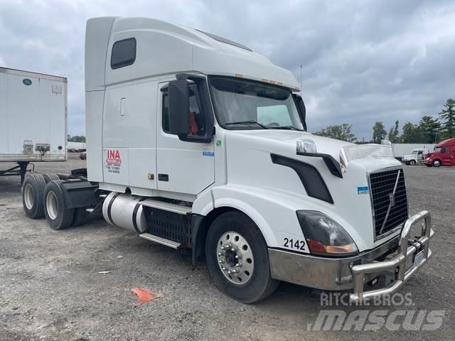 Volvo VLN670 中古トラクターヘッド | トレーラーヘッド