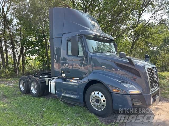 Volvo VNL 中古トラクターヘッド | トレーラーヘッド