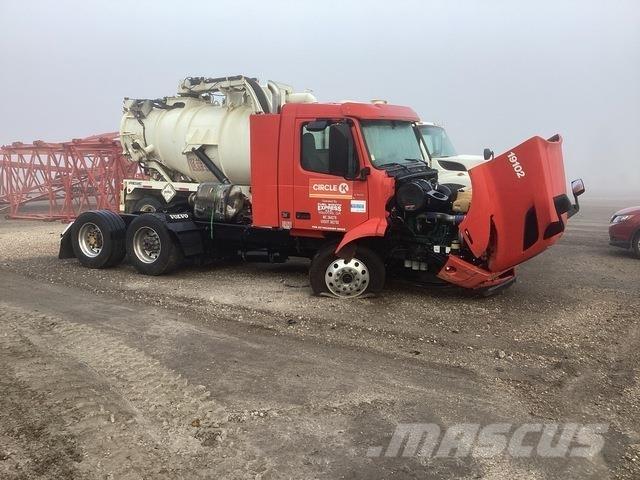 Volvo VNL 中古トラクターヘッド | トレーラーヘッド