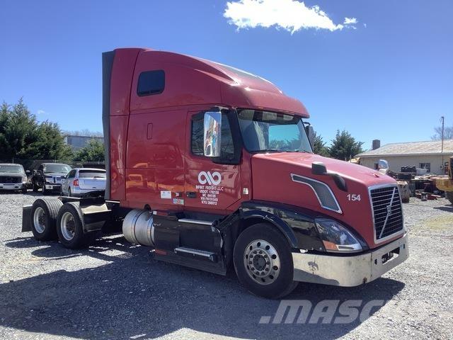 Volvo VNL 中古トラクターヘッド | トレーラーヘッド