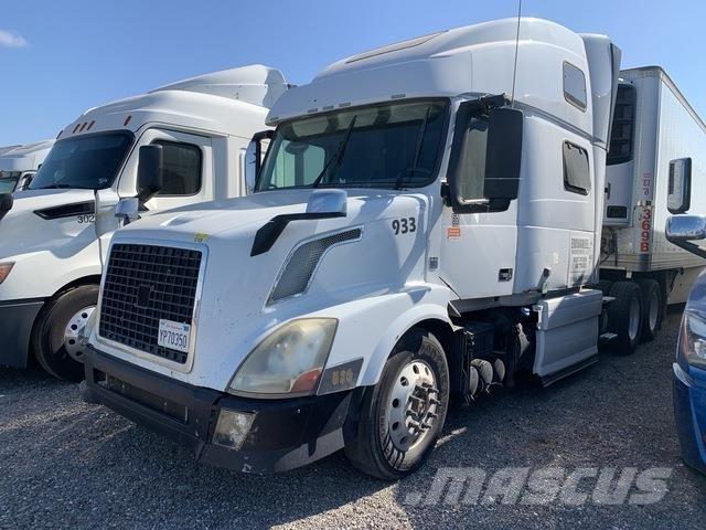 Volvo VNL 中古トラクターヘッド | トレーラーヘッド