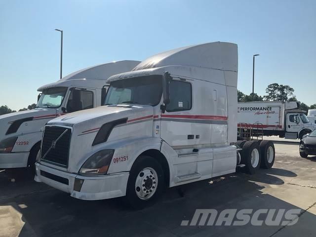 Volvo VNL 中古トラクターヘッド | トレーラーヘッド