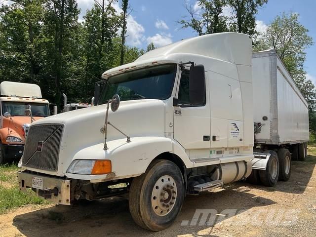 Volvo VNL 中古トラクターヘッド | トレーラーヘッド