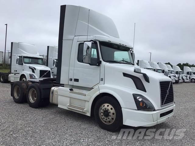 Volvo VNL 中古トラクターヘッド | トレーラーヘッド