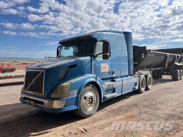 Volvo VNL 中古トラクターヘッド | トレーラーヘッド
