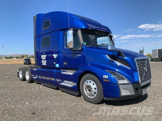Volvo VNL 中古トラクターヘッド | トレーラーヘッド