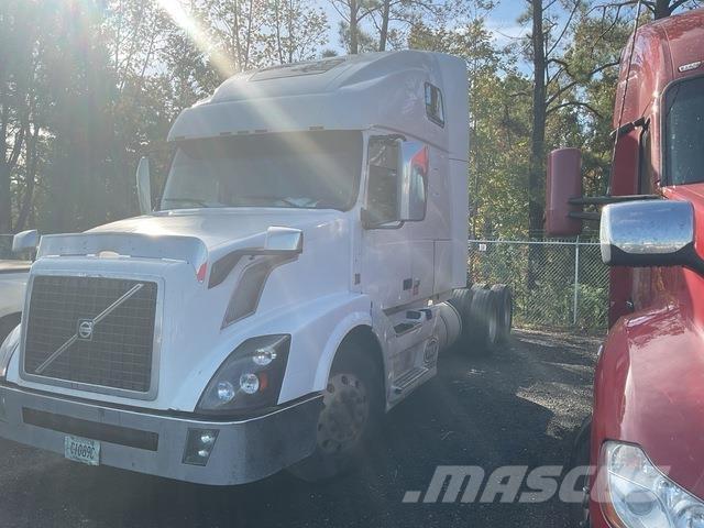 Volvo VNL 中古トラクターヘッド | トレーラーヘッド
