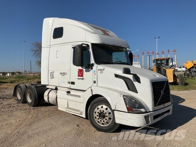 Volvo VNL 中古トラクターヘッド | トレーラーヘッド