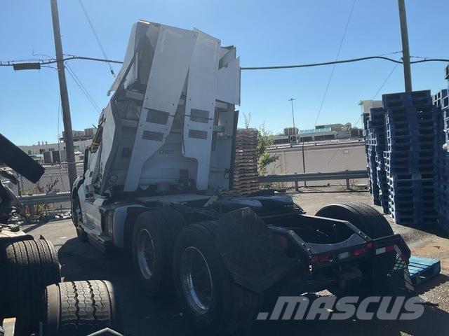 Volvo VNL 中古トラクターヘッド | トレーラーヘッド