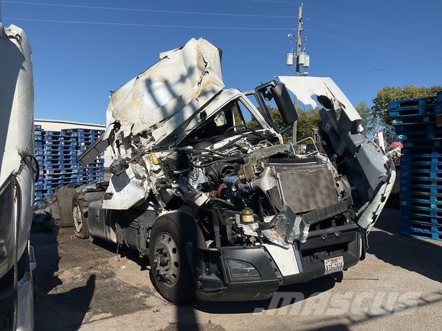 Volvo VNL 中古トラクターヘッド | トレーラーヘッド