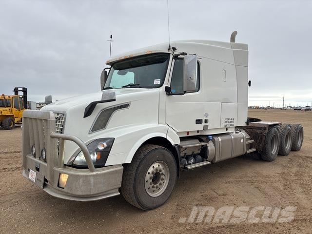 Volvo VNL 中古トラクターヘッド | トレーラーヘッド