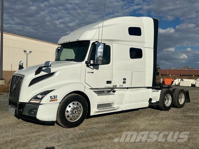 Volvo VNL 760 中古トラクターヘッド | トレーラーヘッド