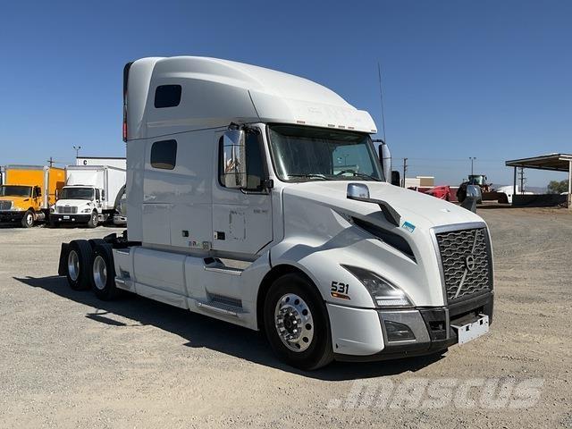 Volvo VNL 760 中古トラクターヘッド | トレーラーヘッド