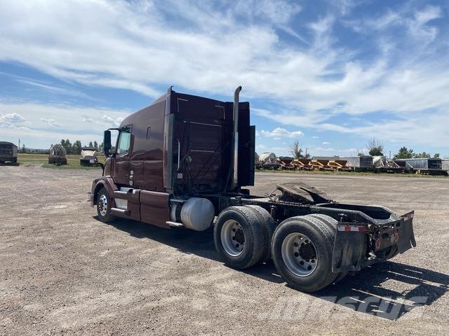 Volvo VNL630 中古トラクターヘッド | トレーラーヘッド