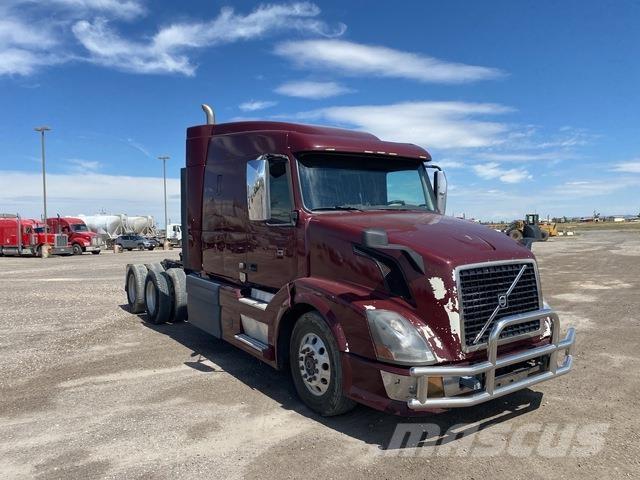 Volvo VNL630 中古トラクターヘッド | トレーラーヘッド