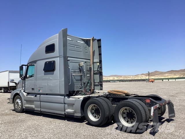 Volvo VNL64780 中古トラクターヘッド | トレーラーヘッド