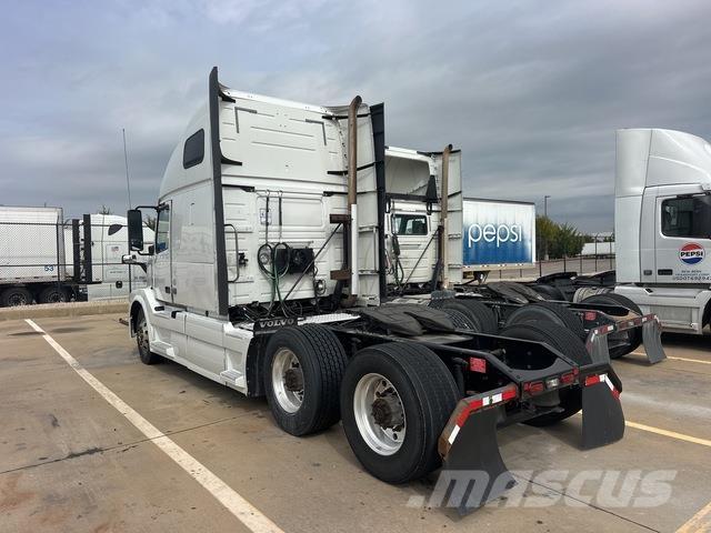 Volvo VNL64T 中古トラクターヘッド | トレーラーヘッド