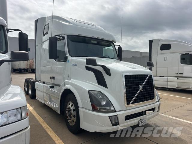 Volvo VNL64T 中古トラクターヘッド | トレーラーヘッド
