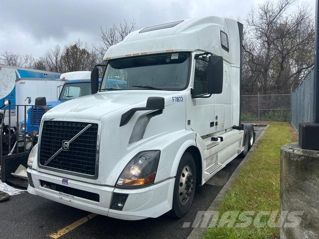 Volvo VNL64T 中古トラクターヘッド | トレーラーヘッド