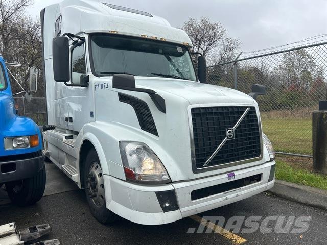 Volvo VNL64T 中古トラクターヘッド | トレーラーヘッド