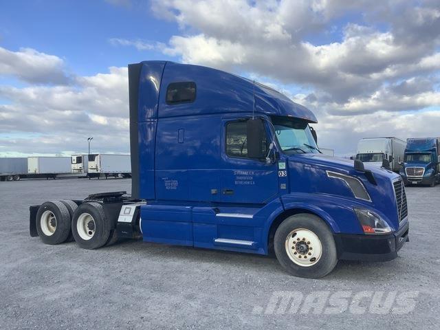 Volvo VNL670 中古トラクターヘッド | トレーラーヘッド
