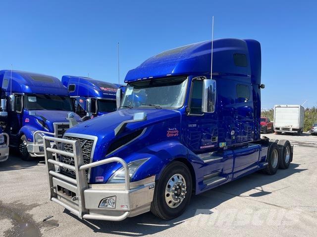 Volvo VNL760 中古トラクターヘッド | トレーラーヘッド