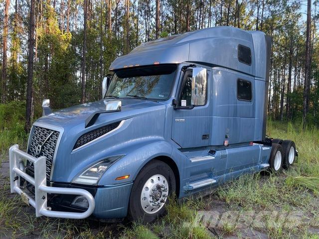Volvo VNL860 中古トラクターヘッド | トレーラーヘッド