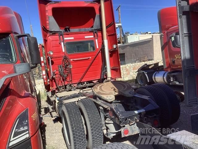 Volvo VNM 中古トラクターヘッド | トレーラーヘッド