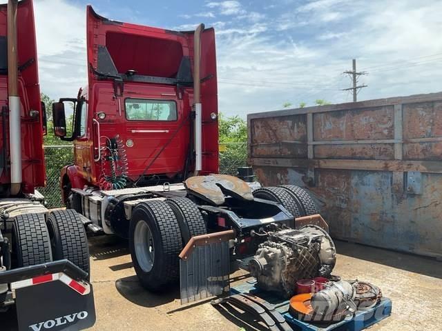 Volvo VNM 中古トラクターヘッド | トレーラーヘッド